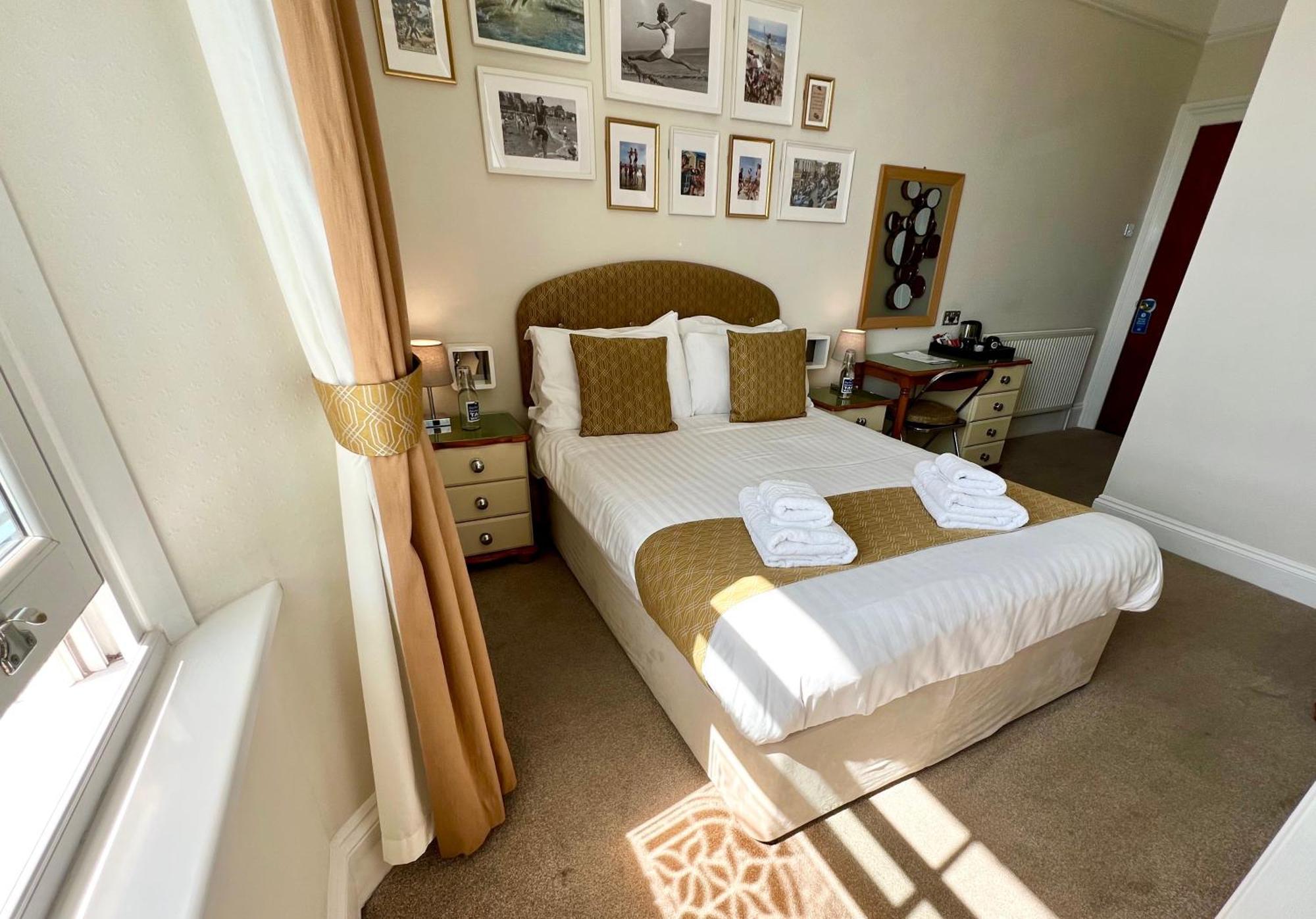 Riviera Lodge Hotel Torquay Kültér fotó